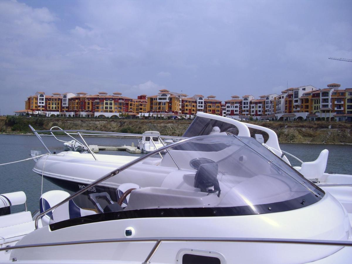 Apartment Studio Deluxe Marina Cape 4 Stars Resort 33 5 Aheloy Exterior foto